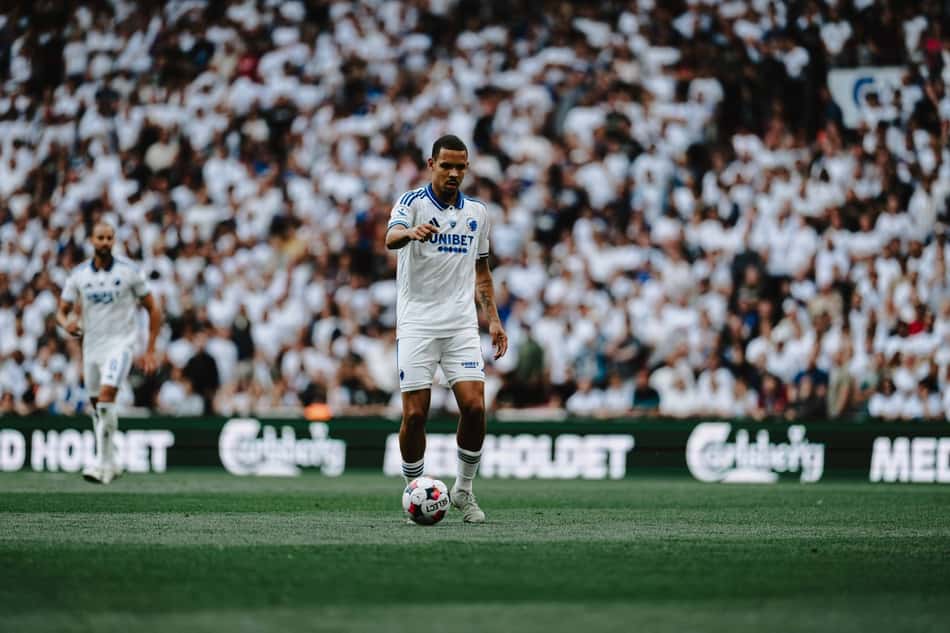 O zagueiro Gabriel Pereira na partida contra o Drita, do Kosovo, pela Champions League (Foto: Divulgação/Copenhagen)