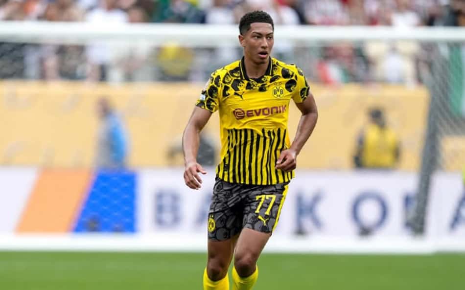 Pais de Bellingham discutem com diretor do Borussia