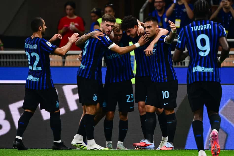 Jogadores da Inter de Milão comemorando o gol de Bastoni (Foto: Piero Cruciatti/AFP)