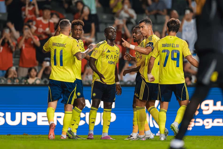 Jogadores do Al-Nassr comemoram gol de Mané contra o Al-Ittihad, pela Supercopa Saudita