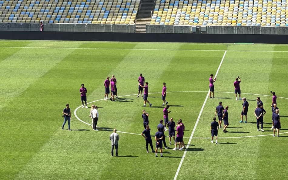 Barcelona se impressiona com Maracanã, mas vê problema em gramado