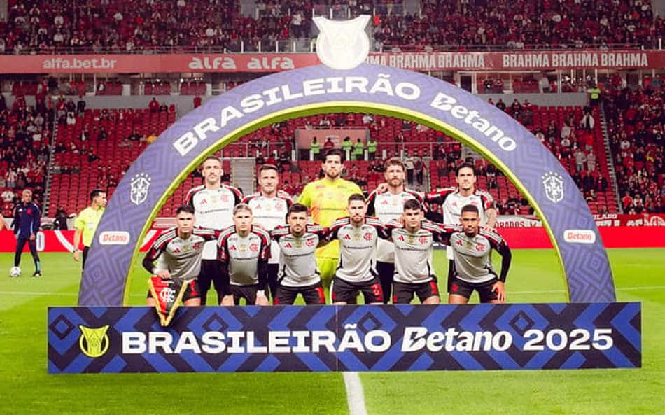 Postagem de jogador após vitória do Flamengo sobre o Inter repercute: 'Pra cima'