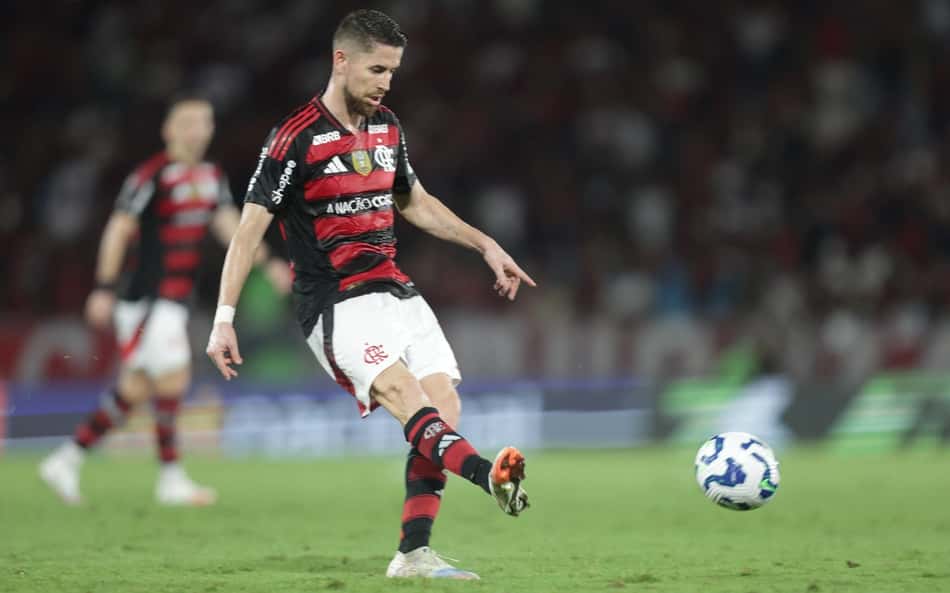 Jorginho, Samuel Lino e Pedro quebram recordes do Brasileirão em goleada do Flamengo