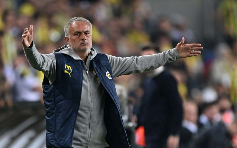 Mourinho contesta própria diretoria antes de jogo da Champions: 'Sem esforço'