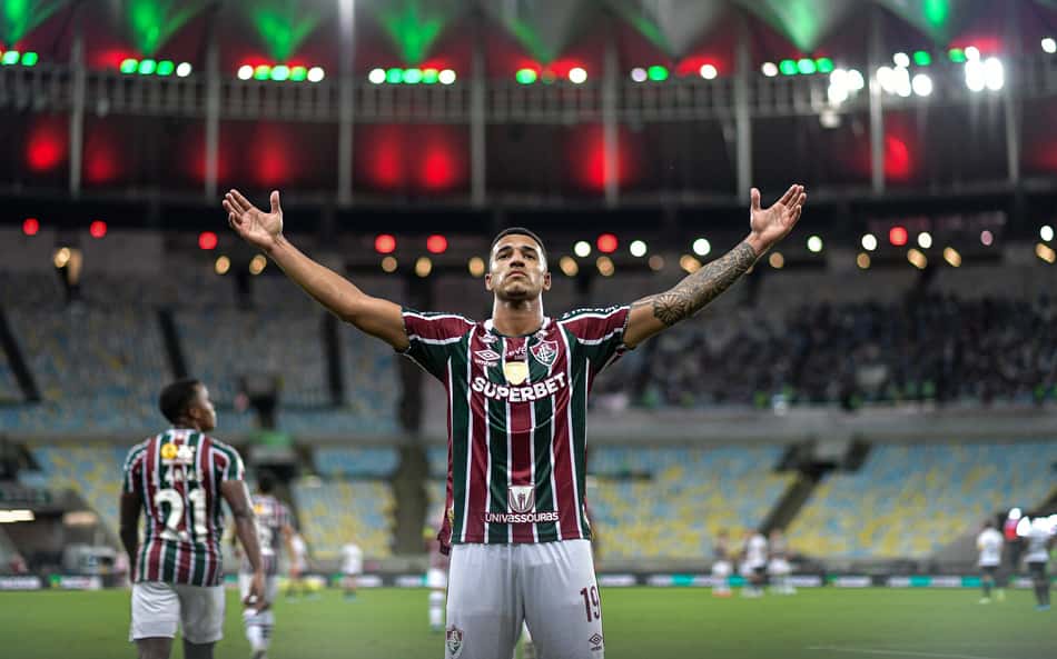 Kauã Elias abre o jogo sobre retorno ao Fluminense e rasga elogios a Thiago Silva