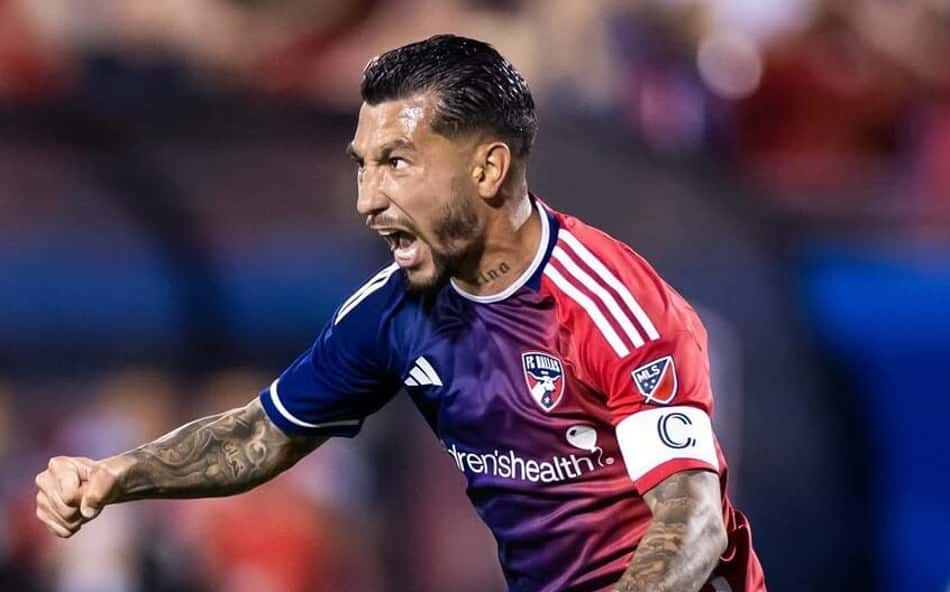 Fluminense se aproxima da contratação de Luciano Acosta, do FC Dallas