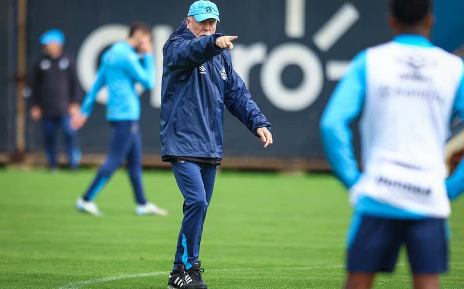 Com mudanças na lateral e no ataque, confira provável Grêmio contra o Atlético-MG