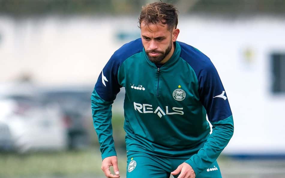 Zagueiros não jogam pelo Coritiba há quase seis meses e caem no 'esquecimento'