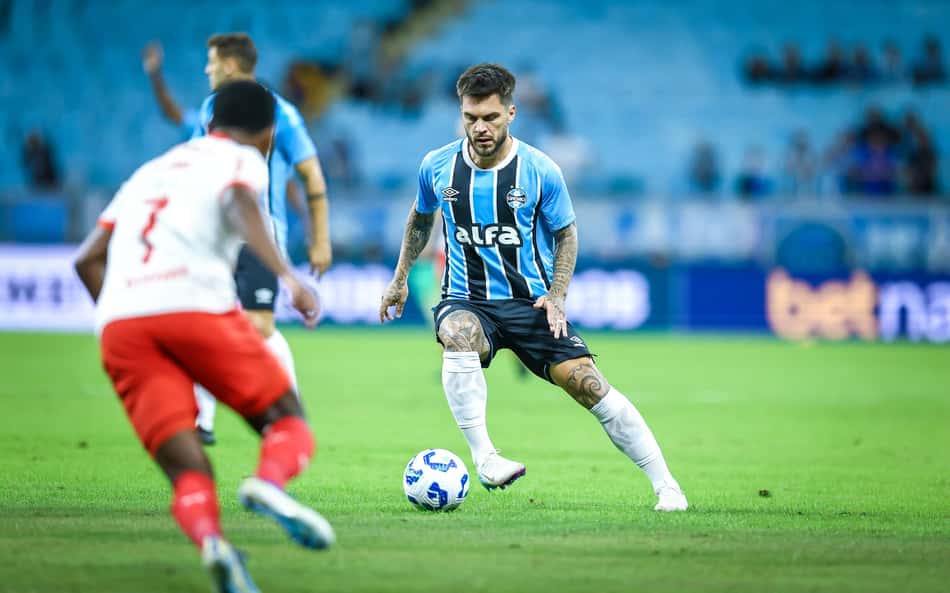 Após rescindir contrato com o Grêmio, Nathan recebe sondagens de clubes da Série A