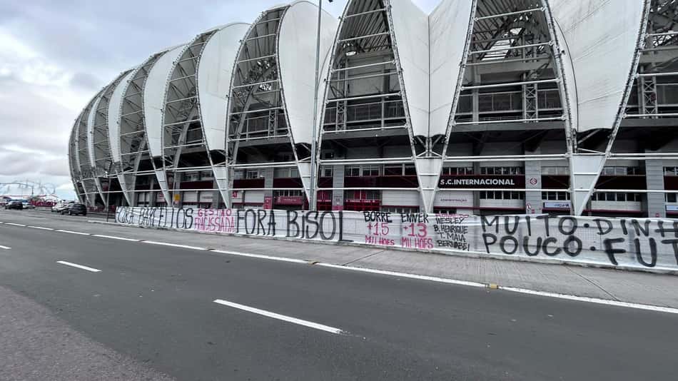 Protesto no Beira-Rio 