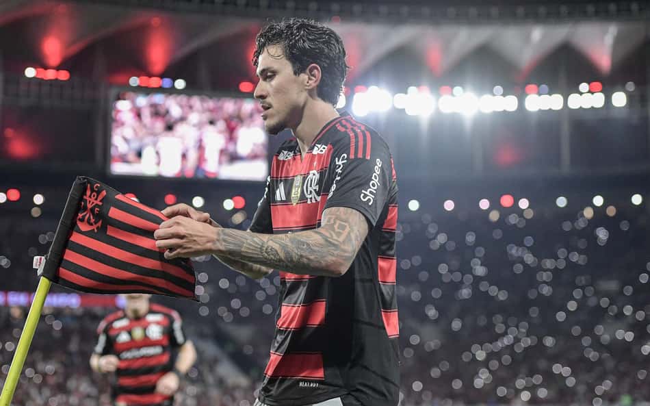 Pedro explica golaço em goleada do Flamengo: 'Faço bastante'