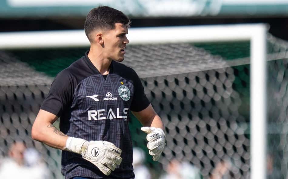 Escalação: Coritiba perde três titulares para enfrentar o Operário-PR