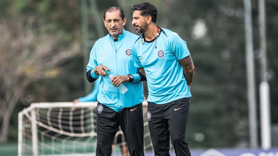 Ramón Díaz e Emiliano Díaz em treino do Olimpia