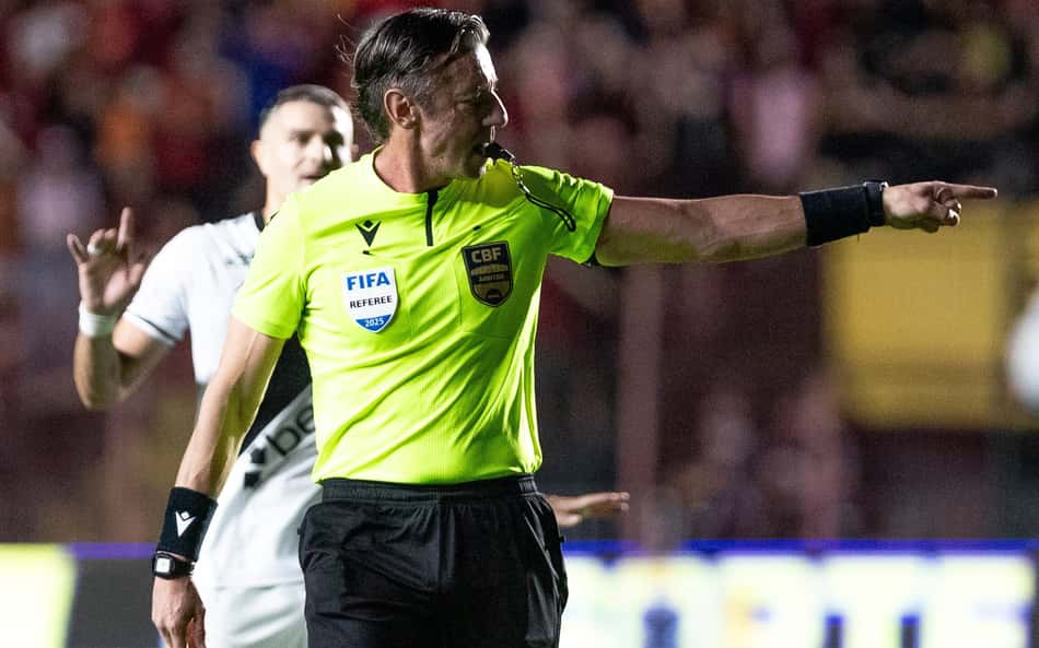 Lucas Freitas detona árbitro por pênalti em Vasco x Sport: 'Isso é minha vida'