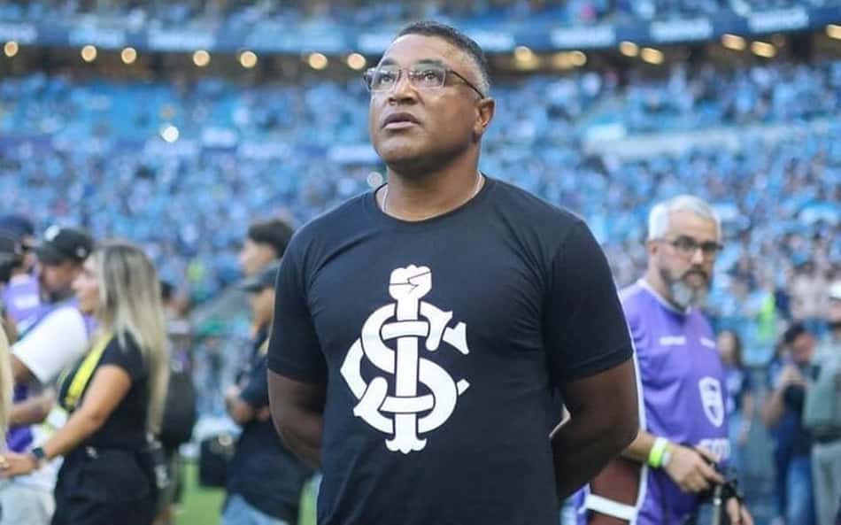 Internacional vai investigar ataques racistas a Roger Machado