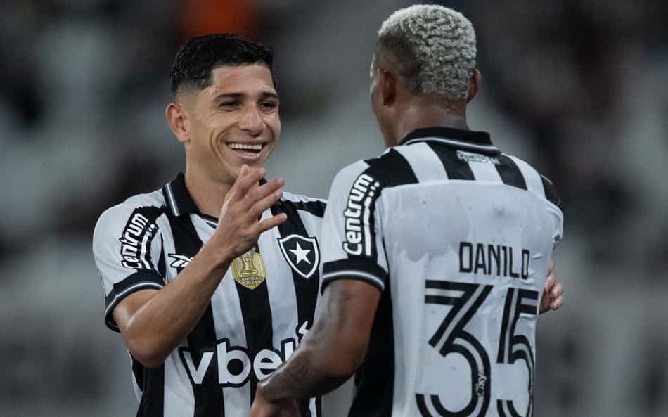 Melhores momentos: Botafogo domina o Bragantino e vence com golaços