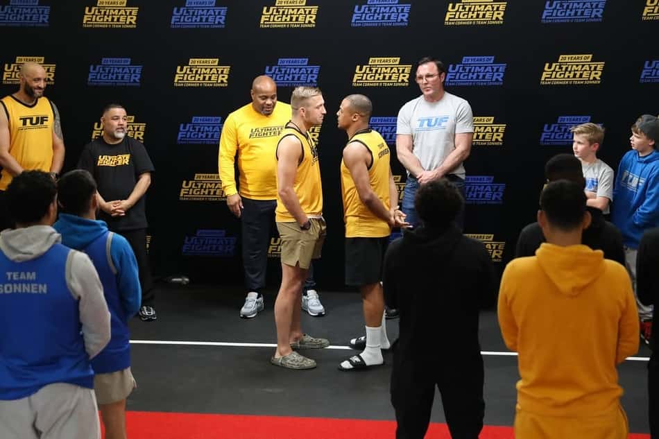 Rodrigo Sezinando e Jeff Creighton na encarada da semifinal do TUF 33 (Foto: Reprodução/Instagram)