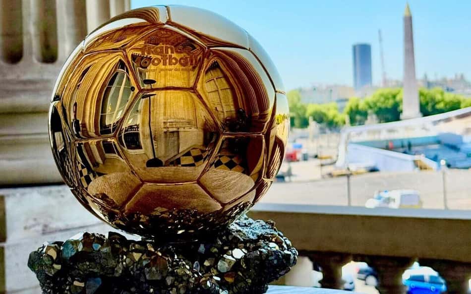 Troféu do Bola de Ouro, que será entregue ao vencedor em evento no dia 22 de setembro