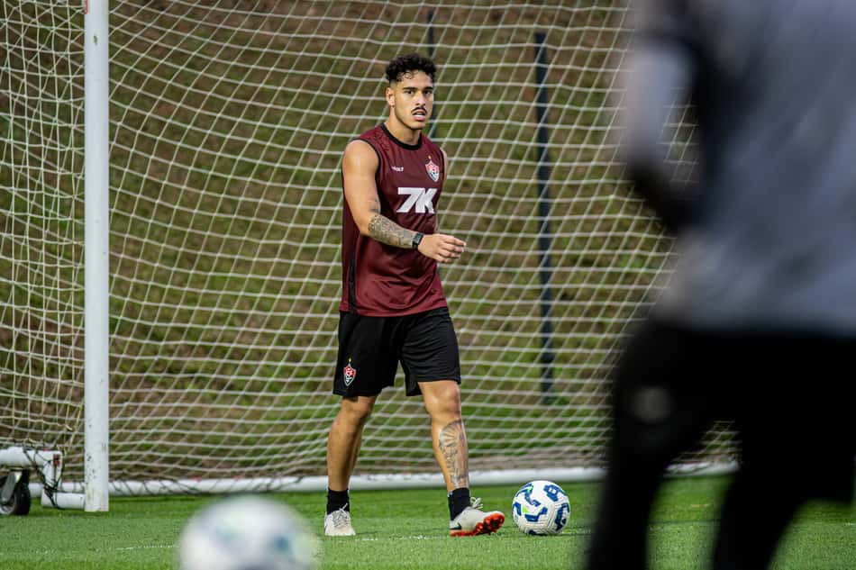 Lucas Halter em treino do Vitória no Barradão (Foto: Victor Ferreira / EC Vitória)
