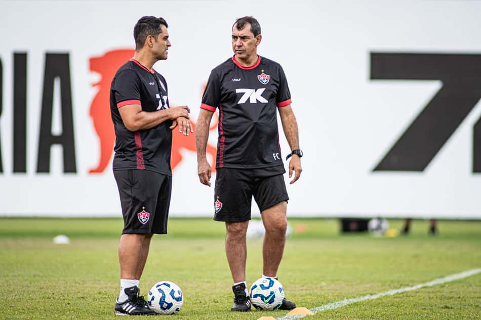Fábio Carille comanda treino do Vitória (Foto: Victor Ferreira / EC Vitória)