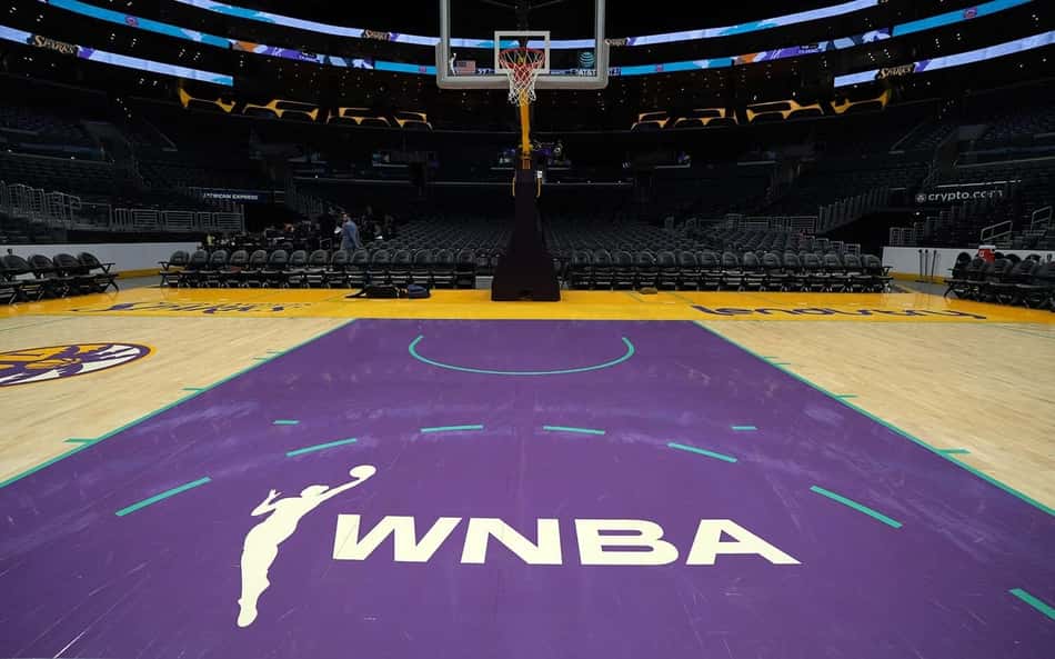 Brinquedo sexual interrompe jogo da WNBA; entenda