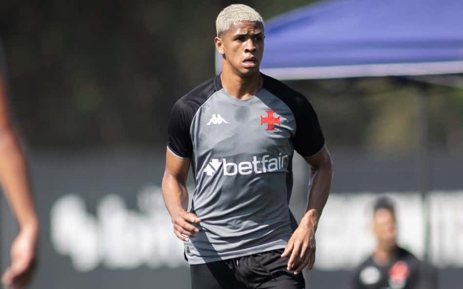 Barros é regularizado e já pode fazer sua reestreia pelo Vasco