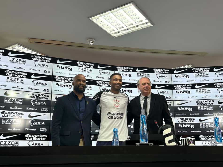 Vitinho foi apresentado como novo reforço do Corinthians