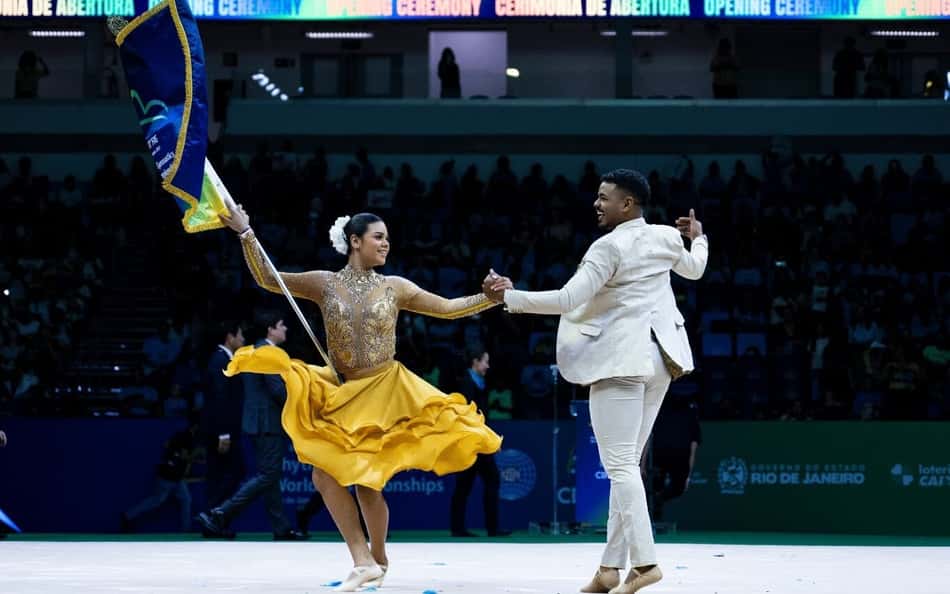 Com carnaval e natureza, cerimônia abre Mundial de Ginástica Rítmica do Rio de Janeiro