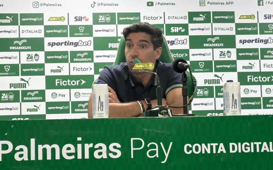 Abel reage à torcida do Palmeiras antes de jogo com Corinthians: 'Prefiro ganhar títulos'