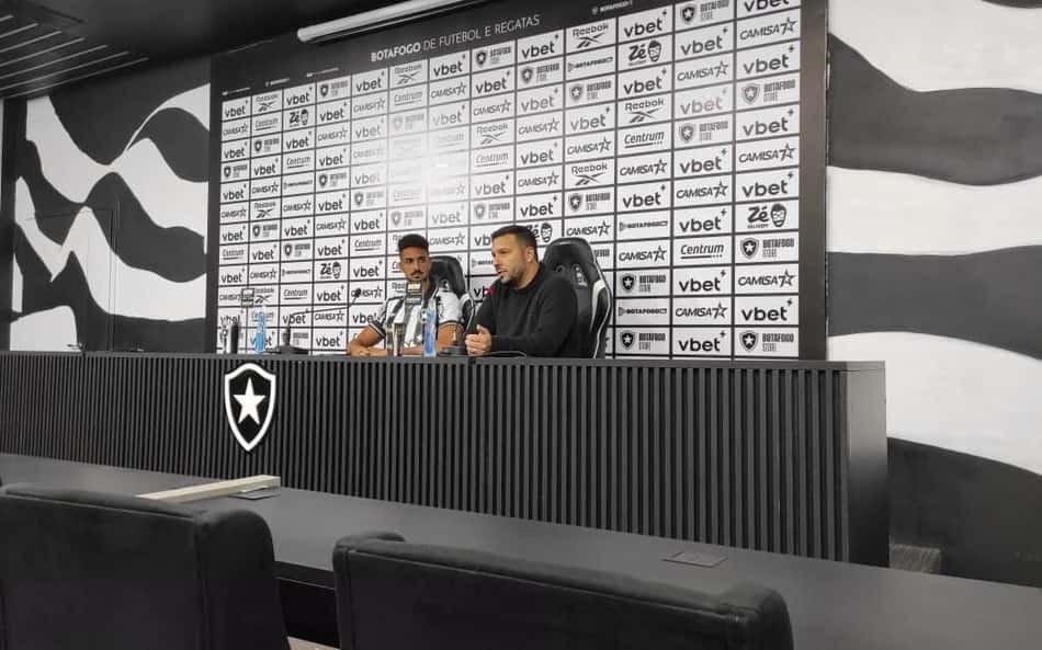 Diretor do Botafogo manda recado à torcida sobre projeto da SAF