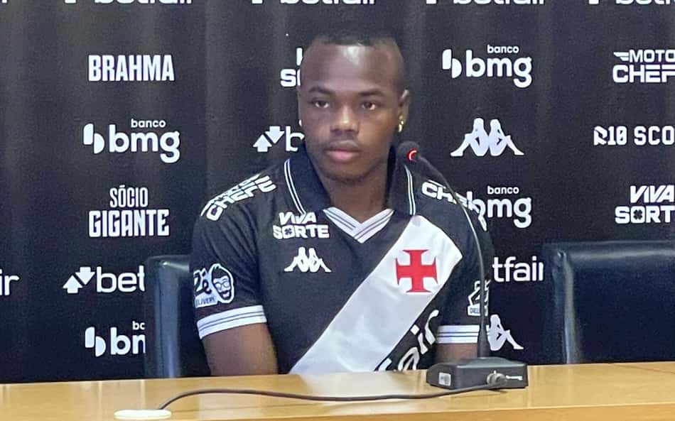 Andrés Goméz é apresentado pelo Vasco e elogia Diniz: 'Potencializa seus jogadores '