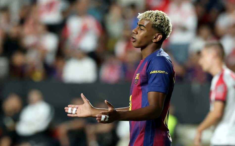 Com polêmica de arbitragem, Barcelona sai na frente, mas cede empate em La Liga