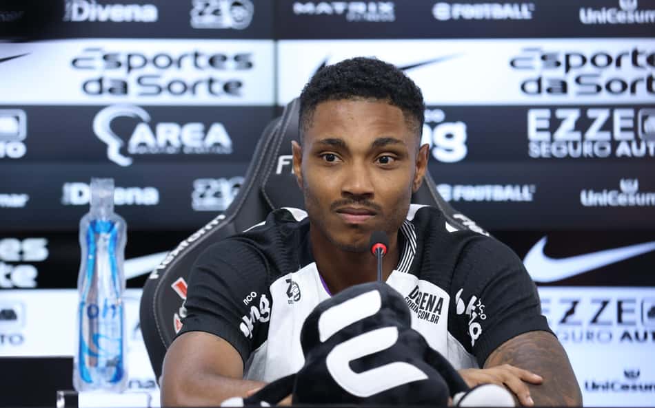 Vitinho falou sobre parceria com Memphis