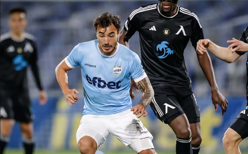 André Shinyashiki bate pênalti decisivo, e Arda Kardzhali se aproxima da Conference