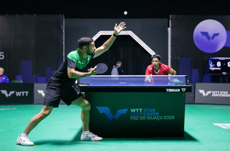 O brasileiro Guilherme Teodoro venceu na estreia nas simples do WTT Contender de Foz do Iguaçu (Divulgação)