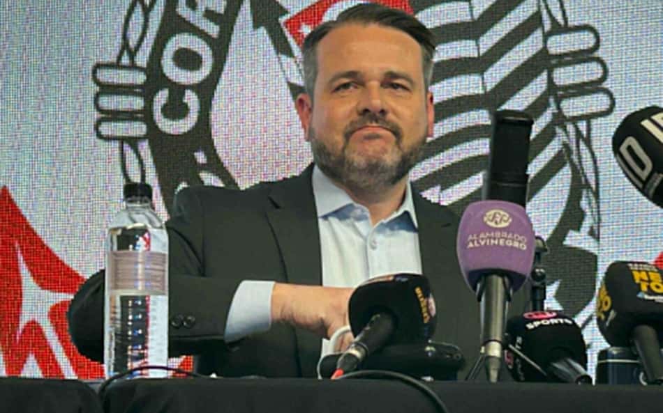 Candidato revela banco interessado em investimento bilionário no Corinthians