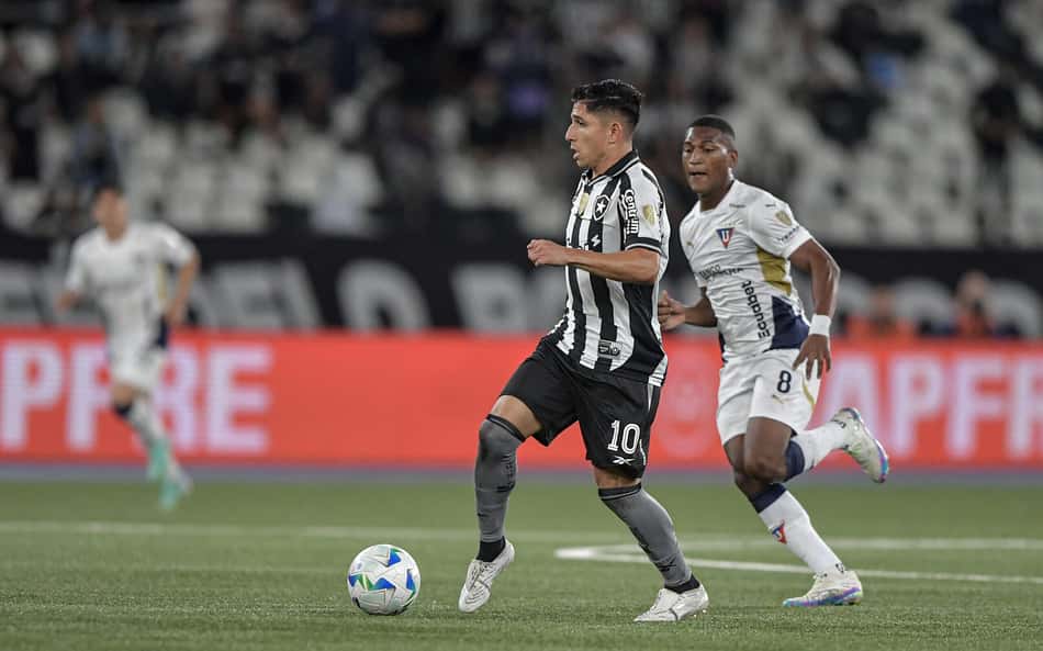 Gol relâmpago em Botafogo x LDU pela Libertadores viraliza: 'Que isso?'