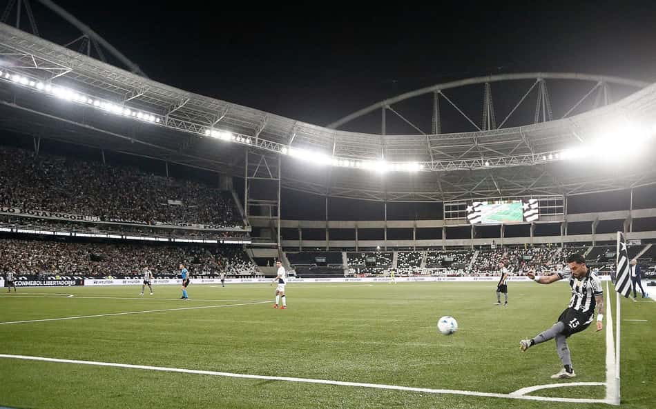 Lesão no Botafogo desespera torcedores: 'Mais um'