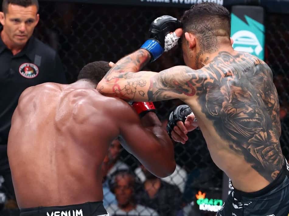 Carlos Prates em vitória no UFC 319 (Foto: Divulgação/UFC)