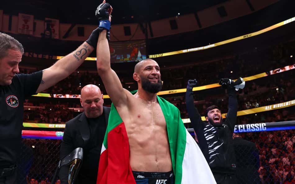 Chimaev após vitória sobre Du Plessis no UFC 319 (Foto: Divulgação/UFC)