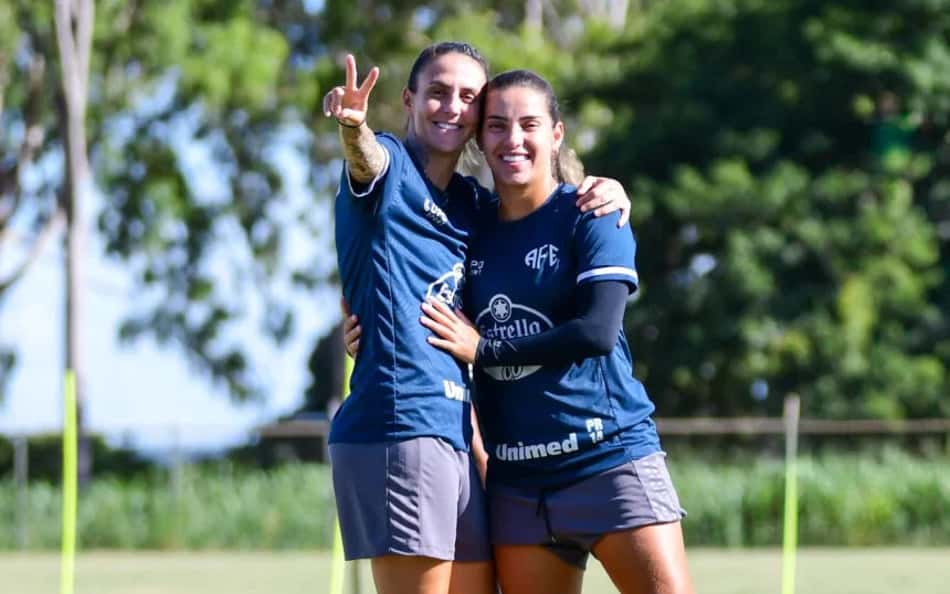 Após rescindir com rival, dupla aparece no BID com camisa do São Paulo antes do anúncio