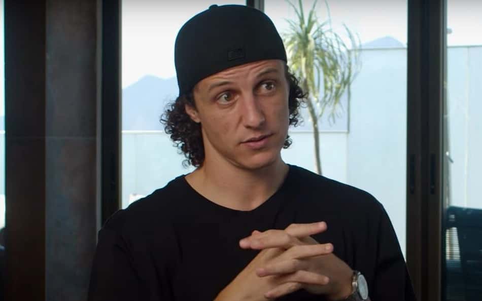 Novo clube de David Luiz na Europa deixa web confusa: 'Ninguém explica'