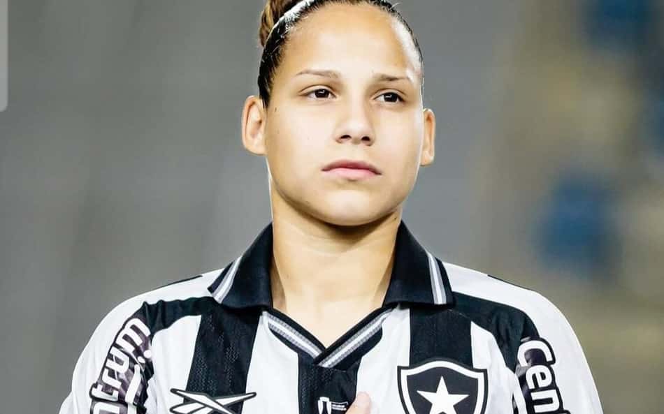 Meia do Botafogo mira decisão contra o Fortaleza na Série A2: 'Não será fácil'