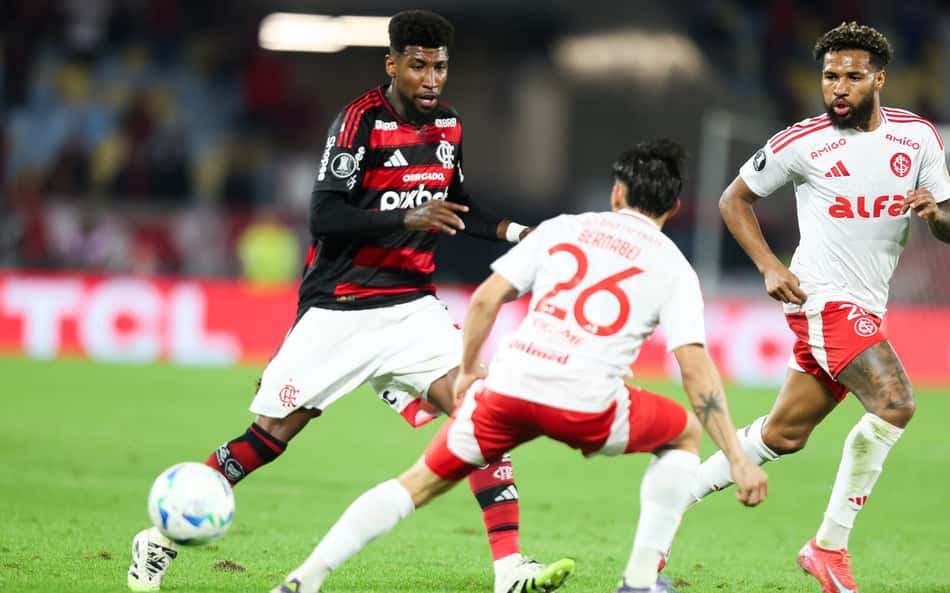 Emerson Royal rebate críticas da torcida do Flamengo: 'Isso jamais vai atrapalhar'