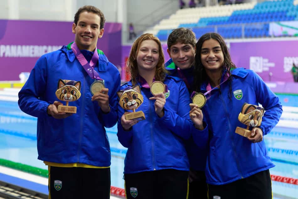 Guilherme Caribé, Stephanie Balduccini, Pedro Sansone e Beatriz Bezerra 