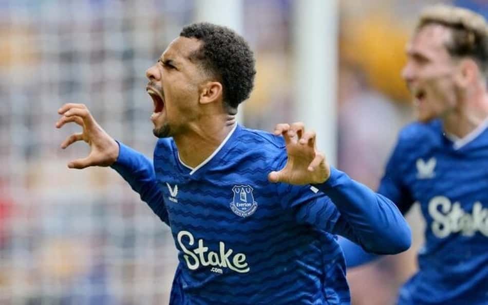 Everton supera Wolves e agrava crise em ex-nomes de Flamengo e Fluminense