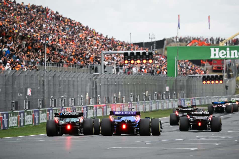 Pilotos da F1 em treino livre do GP da Holanda (Foto: NICOLAS TUCAT / AFP)