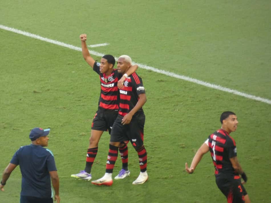 Lorran, do Flamengo, comemora seu gol na final do Mundial sub-20 contra o Barcelona