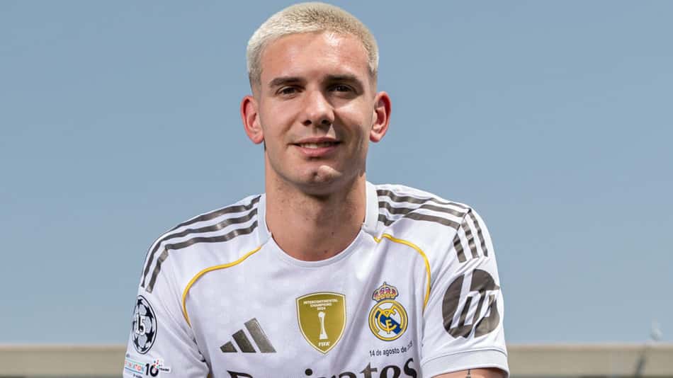 Franco Mastantuono em apresentação pelo Real Madrid (Foto: Divulgação/Real Madrid)