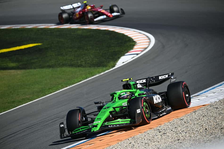 Gabriel Bortoleto, da Sauber, em ação no GP da Holanda na F1 2025 (Foto: NICOLAS TUCAT / AFP)